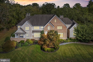 7 Coach Ln, Lambertville, NJ 08530