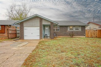 1021 NW 28th St, Moore, OK 73160