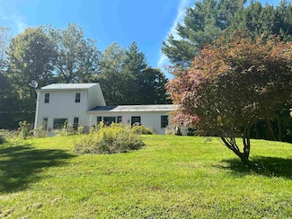 32 Pasture Ln, Wilmington, VT 05363