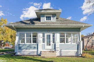 403 S Webster St, Le Grand, IA 50142