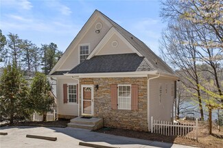 210 E Waters Edge Ln, West Union, SC 29696
