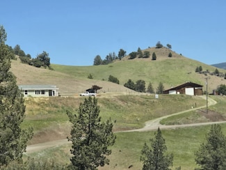 7107 Blue Gill Dr, Montague, CA 96064