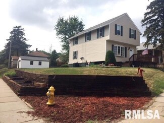 904 Belmont St, Davenport, IA 52804