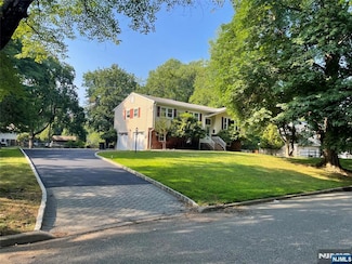 770 Scott Dr, Rivervale, NJ 07675