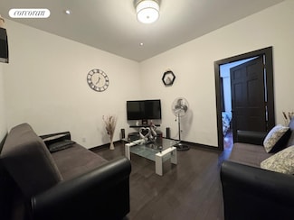 282 Montauk Ave Unit 1, Brooklyn, NY 11208