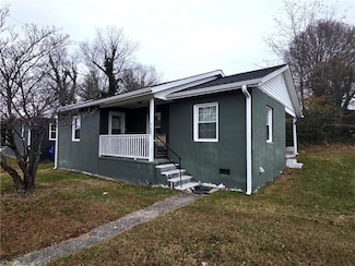 902 N South St, Mount Airy, NC 27030