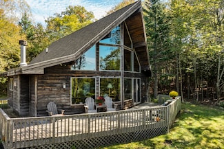 49 Seawood Park Rd, Bristol, ME 04554