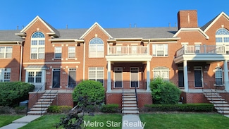 1418 Ashford Ct Unit 83, Troy, MI 48084