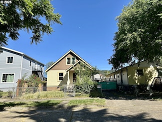 657 SE Flint St, Roseburg, OR 97470