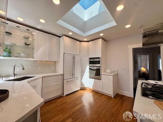 672 Prentiss St, San Francisco, CA 94110