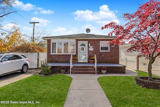 206 Benton Ave, Staten Island, NY 10305