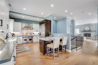 414 Ocean View Ave, Hermosa Beach, CA 90254
