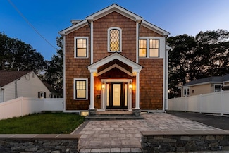 109 Bateman St, Hyde Park, MA 02136