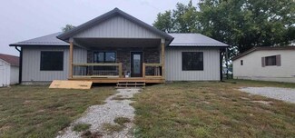 114 4th St, Pilot Grove, MO 65276