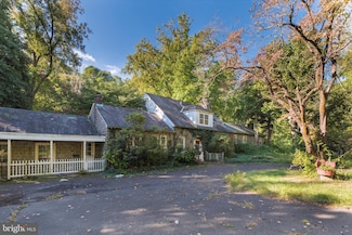 1 Shady Ln, Philadelphia, PA 19111