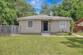 1200 Greenbrier Dr, River Oaks, TX 76114