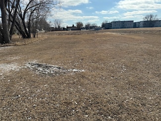 2102 SE 1st Ave, Aberdeen, SD 57401