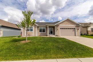 1277 Cherokee St, Nevada, IA 50201