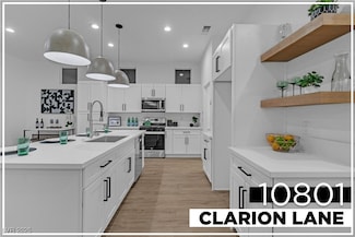 10801 Clarion Ln, Las Vegas, NV 89134