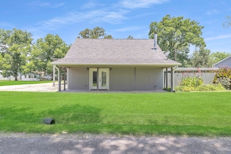 241 Bluff Dr, Livingston, TX 77351