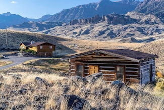 3102 N Fork Hwy, Wapiti, WY 82450