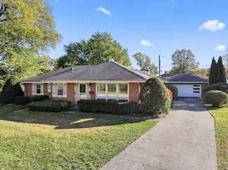 1437 E Emmerson Ln, Mount Prospect, IL 60056