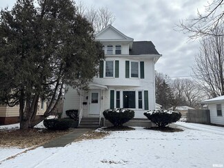 587 N Academy St, Galesburg, IL 61401