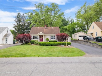9 Carol Ann Dr, Albany, NY 12205