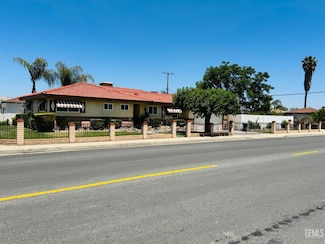 303 10th Ave, Delano, CA 93215