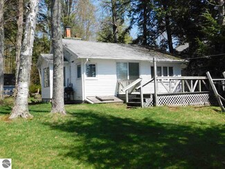 7255 Schultz Ln NE, Kalkaska, MI 49646