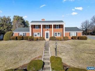 243 Dominion Dr, Waynesboro, VA 22980