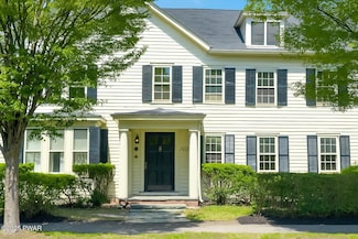 203 W Harford St, Milford, PA 18337