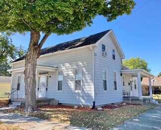 303 S 7th St, Vincennes, IN 47591