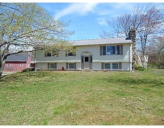 727 Hubbardston Rd, Barre, MA 01005
