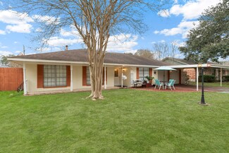 2103 Cedar Brake St, Baytown, TX 77520