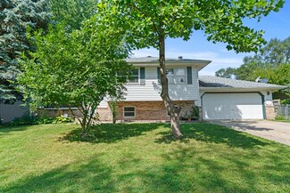 1790 Daisy St, Aurora, IL 60505