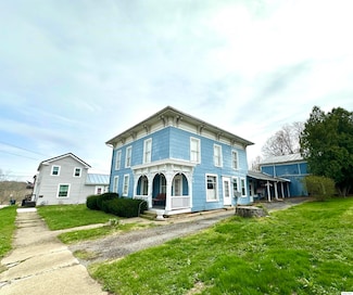 43 E College St, Fredericktown, OH 43019