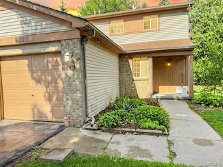6295 Hunter Pointe St, Westland, MI 48185