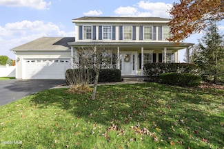 8 W Wind Way, Clifton Park, NY 12065