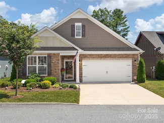 602 Summerfield Place, Flat Rock, NC 28731