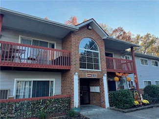 27083 Oakwood Cir Unit 216X, Olmsted Township, OH 44138