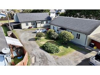 720 2nd St, Brookings, OR 97415