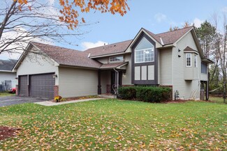 1102 Gilbert Ct, Stillwater, MN 55082