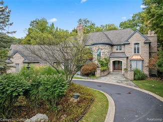 34062 Lyncroft St, Farmington Hills, MI 48331