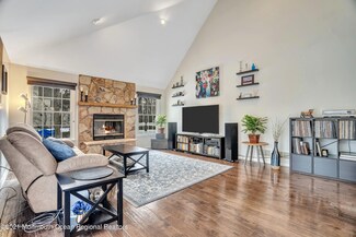 7 Morello Ct, Farmingdale, NJ 07727