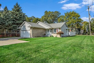 405 Douglas St, North Muskegon, MI 49445