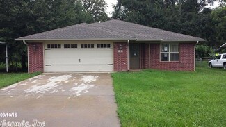 814 Hicks St, Lonoke, AR 72086