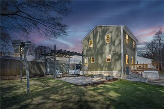 15 Glendale Ave, Riverside, RI 02915