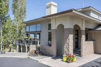 893 Highland View Loop, Redmond, OR 97756