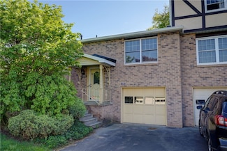 1186 Earls Dr, Victor, NY 14564